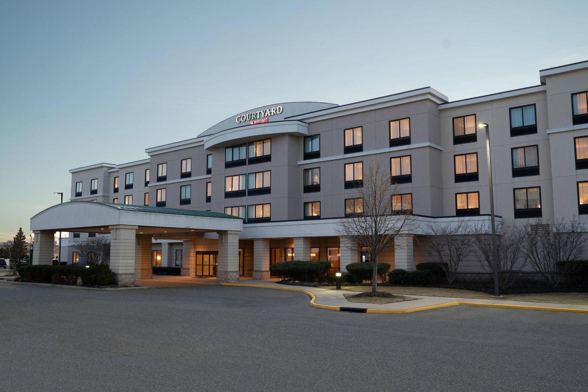 Courtyard Republic Airport Long Island/Farmingdale Exterior foto